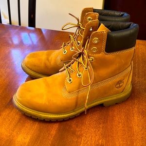 Timberland Womens 6” Premium Boot size 9 Wheat Color